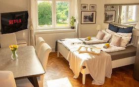 Double King Size Sunny Suite In Castle Area